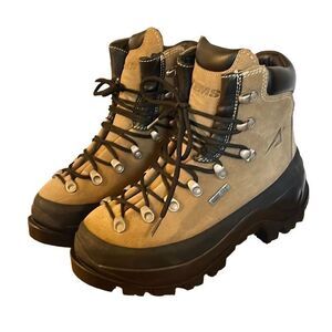 EMS goretex NWOB waterproof hiking boot made in Italy size 6.5